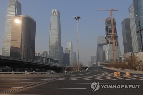텅 빈 베이징 시내 거리 모습. [사진 = EPA/연합뉴스]