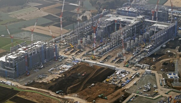 대만의 TSMC가 일본 구마모토현에 짓고 있는 반도체 생산공장. [사진 = 교도/연합뉴스]