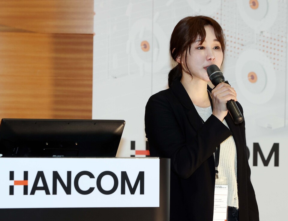 지난 9일 서울 코엑스에서 열린 세미나에서 김연수 한글과컴퓨터 대표가 발표를 하고 있다. [사진 = 한글과컴퓨터 제공]